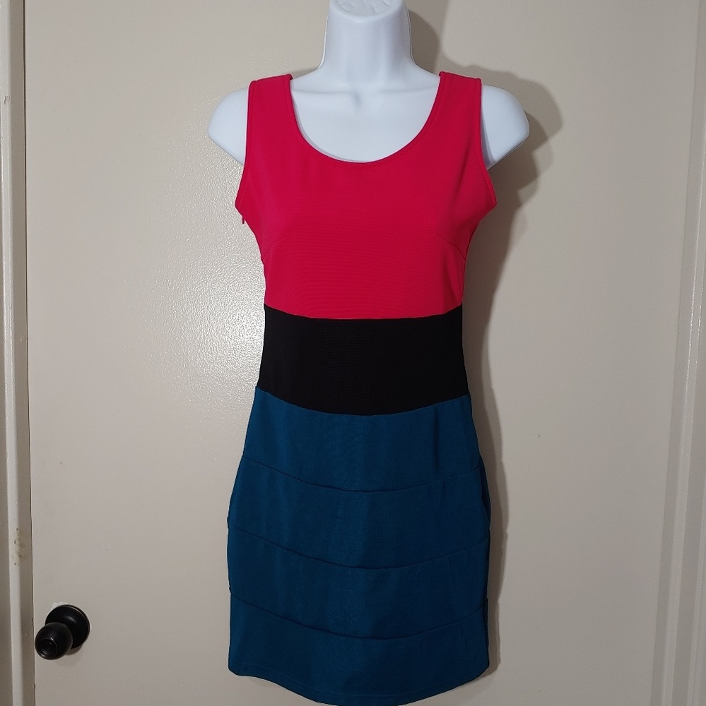 Korean designer So Central block color body con